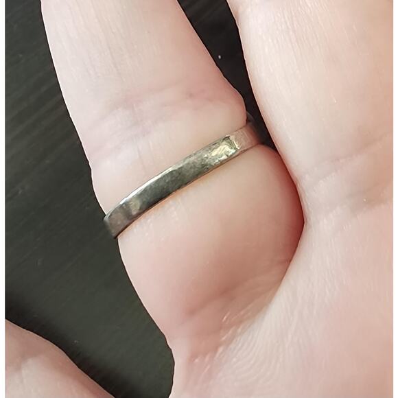 Heart Shaped Mother of Pearl and Marcasite Sterling Silver Ring – Size 7 - Picture 5 of 6